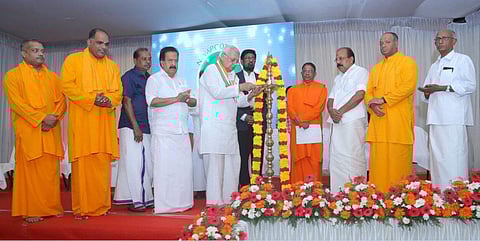 ശാന്തിഗിരി ആശ്രമത്തിലെ 96മത് നവപൂജിതം ആഘോഷങ്ങളുടെ ഉദ്ഘാടനം ഗവർണർ ആരിഫ് മുഹമ്മദ് ഖാൻ നിർവഹിക്കുന്നു