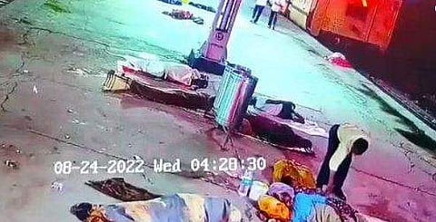 കുഞ്ഞിനെ തട്ടിക്കൊണ്ടുപോകുന്ന ദൃശ്യം