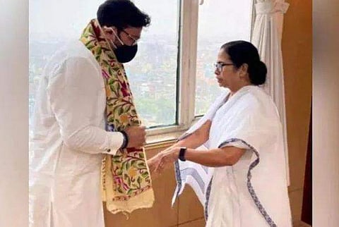 മമത ബാനര്‍ജിയ്‌ക്കൊപ്പം ബാബുല്‍ സുപ്രിയോ