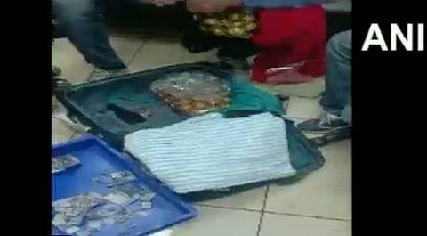 ലെഹങ്ക ബട്ടണുകളില്‍ വിദേശ കറന്‍സികള്‍ ഒളിപ്പിച്ച നിലയില്‍, എഎന്‍ഐ