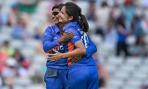 വിക്കറ്റ് വീഴ്ത്തിയ രേണുക സിങ്ങിന്റെ ആഘോഷം/ഫോട്ടോ:ബിസിസിഐ, ട്വിറ്റര്‍