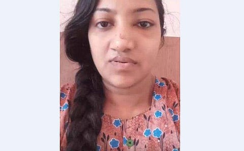 വി ആർ രാഖി