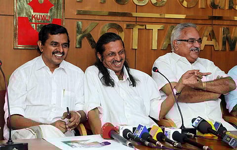 കാനം രാജേന്ദ്രനും പന്ന്യന്‍ രവീന്ദ്രനുമൊപ്പം വി ബി ബിനു/ ഫെയ്‌സ്ബുക്ക്