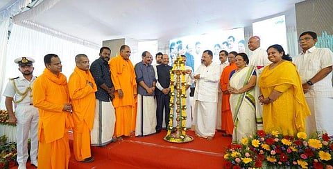 ശാന്തിഗിരി നവപൂജിതം പൊതുസമ്മേളനം പിഎസ് ശ്രീധരന്‍പിള്ള ഉദ്ഘാടനം ചെയ്യുന്നു