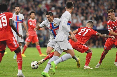 ബയേണിന്റെ ലുകാസും തമ്മിലെ പന്തിനായുള്ള പോരാട്ടം/ഫോട്ടോ: എഎഫ്പി