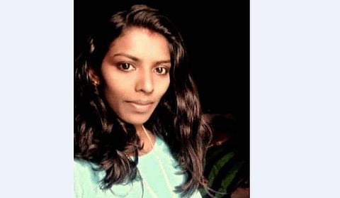 സ്ത്രീധന പീഡനത്തെ തുടര്‍ന്ന് ആത്മഹത്യ ചെയ്ത ഷീജ