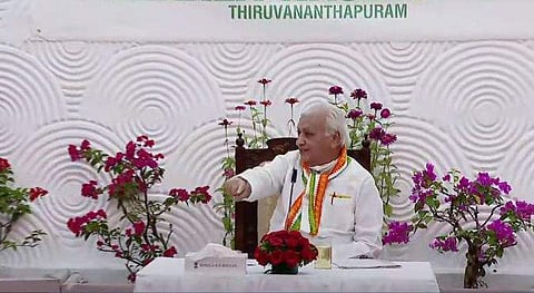 ഗവര്‍ണര്‍ ആരിഫ് മുഹമ്മദ് ഖാന്റെ വാര്‍ത്താസമ്മേളനം/ ടിവി ദൃശ്യം