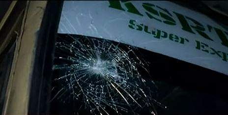 കല്ലേറില്‍ കെഎസ്ആര്‍ടിസി ബസിന്റെ ചില്ല് തകര്‍ന്നനിലയില്‍, സ്‌ക്രീന്‍ഷോട്ട്‌