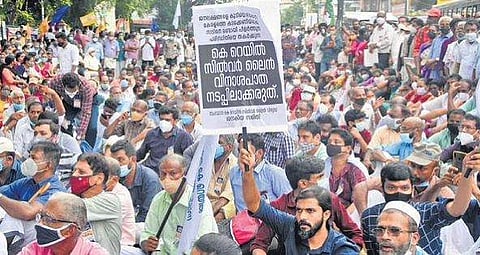 സില്‍വര്‍ലൈന്‍ പദ്ധതിക്കെതിരെ സെക്രട്ടേറിയറ്റിന് മുന്നിലെ പ്രതിഷേധം, ഫയല്‍