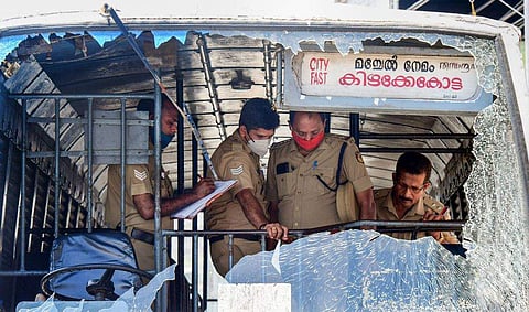 ഹര്‍ത്താല്‍ അക്രമത്തില്‍ തകര്‍ന്ന ബസ്/ ഫയല്‍