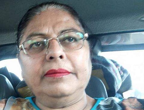 മീനയെ കാണാനില്ലെന്ന് കാട്ടി മകള്‍ ട്വിറ്ററില്‍ പങ്കുവെച്ച ചിത്രം