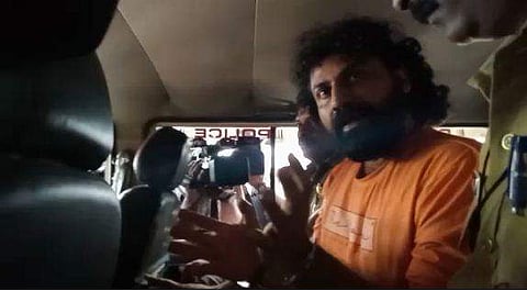 പ്രവീണ്‍ റാണ മാധ്യമങ്ങളോടു സംസാരിക്കുന്നു/വിഡിയോ ദൃശ്യം