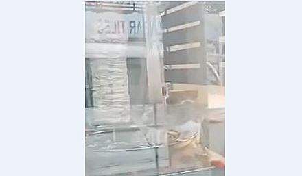 റെസ്റ്റോറന്റില്‍ ഷവര്‍മ തിന്നുന്ന പൂച്ചയുടെ ദൃശ്യം, സ്‌ക്രീന്‍ഷോട്ട്