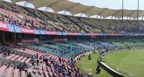 ആളൊഴിഞ്ഞ ഗാലറിയുടെ ദൃശ്യം, സ്‌ക്രീന്‍ഷോട്ട്