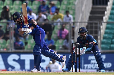 വിരാട് കോഹ്‌ലി ബാറ്റിങിനിടെ/ എഎഫ്പി