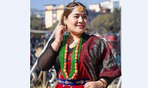 നിര ഛന്ത്യാല്‍ , ഫെയ്സ്ബുക്ക്