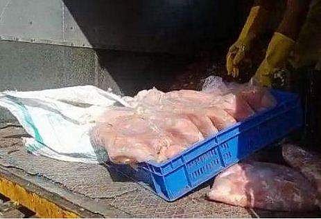 പിടികൂടിയ പഴയ ഇറച്ചി/ വിഡിയോ ദൃശ്യം