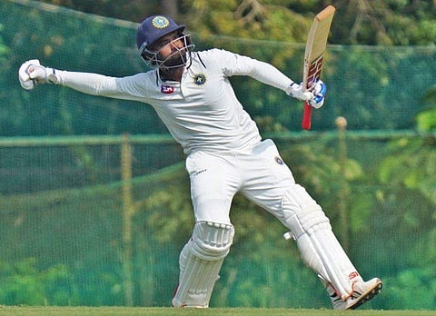 സെഞ്ച്വറി നേട്ടം ആഘോഷിക്കുന്ന സച്ചിൻ ബേബി/ ഫെയ്സ്ബുക്ക്