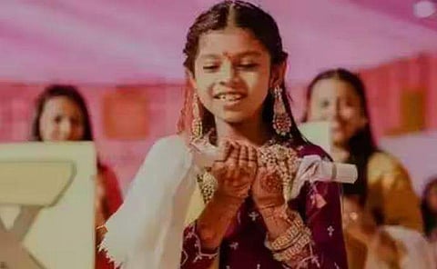 ദീക്ഷ സ്വീകരിക്കുന്ന ചടങ്ങില്‍ നിന്ന്‌