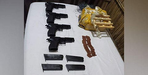 പിടികൂടിയ ആയുധങ്ങള്‍/ എഎന്‍ഐ