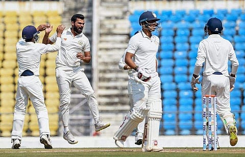 വിക്കറ്റ് നേട്ടമാഘോഷിക്കുന്ന വി​ദർഭയുടെ ആദിത്യ സാർവതെ/ ട്വിറ്ററ്‍