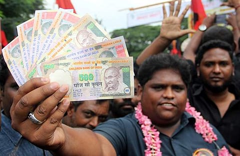 നോട്ടു നിരോധനത്തിനെതിരെ നടന്ന പ്രതിഷേധം/ഫയല്‍