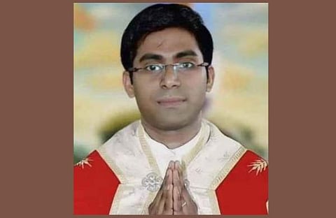 ഫാ. മെല്‍വിന്‍ പള്ളിത്താഴത്ത്