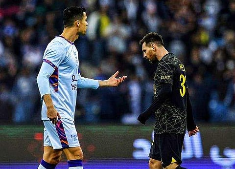 മത്സരത്തിനിടെ റൊണാള്‍ഡോയും മെസിയും