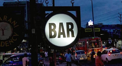 മദ്യപാനം ആരോഗ്യത്തിനു ഹാനികരം/ഫയല്‍ ചിത്രം