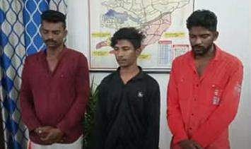 പിടിയിലായ പ്രതികള്‍/ ടിവി ദൃശ്യം