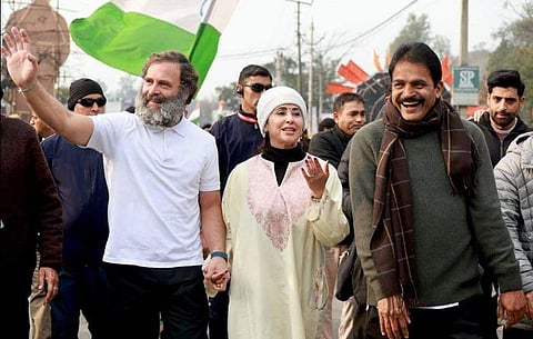 ബോളിവുഡ് നടി രാഹുല്‍ ഗാന്ധിയുടെ ഭാരത് ജോഡോ യാത്രയുടെ ഭാഗമായപ്പോള്‍/ ഫെയ്‌സ്ബുക്ക്