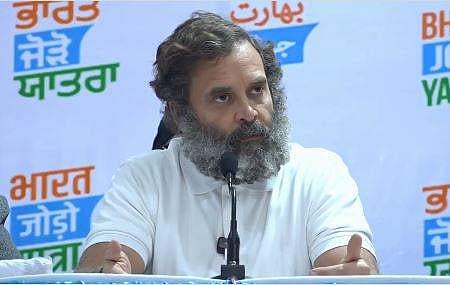 ഭാരത് ജോഡോ യാത്രയ്ക്കിടെ വാര്‍ത്താസമ്മേളനം നടത്തുന്ന രാഹുല്‍ ഗാന്ധി