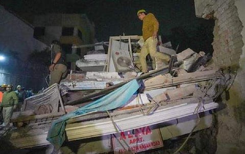 ലക്നൗവിൽ കെട്ടിടം തകർന്നു/ ചിത്രം പിടിഐ