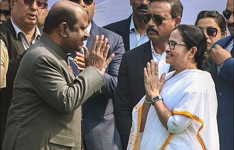 ഗവര്‍ണര്‍ ആനന്ദബോസും മുഖ്യമന്ത്രി മമത ബാനര്‍ജിയും/ പിടിഐ