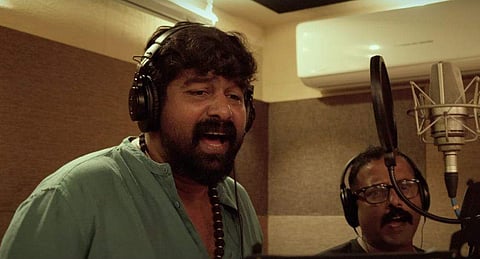 ഇരട്ട പ്രമോ സോങ് റെക്കോർഡിങ്ങിനിടെ/ വിഡിയോ സ്ക്രീൻഷോട്ട്