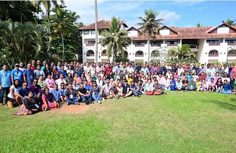 ​​​​​​വർഷങ്ങൾക്കിപ്പുറം ഒന്നിച്ചെത്തിയ സൗഹൃദസംഘം, സിൽവർ സ്പ്ലാഷ് 2022നിടെ പകർത്തിയ ചിത്രം