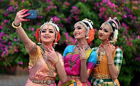 കോഴിക്കോട്ട് നടക്കുന്ന സ്കൂൾ കലോത്സവത്തിൽ കുച്ചിപ്പുടി അവതരിപ്പിച്ച വിദ്യാർഥികൾ/ ചിത്രം: ഇ ​ഗോകുൽ