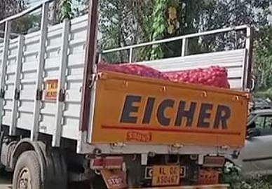 പാന്‍ മസാല പാക്കറ്റുകള്‍ പിടിച്ചെടുത്ത ലോറി