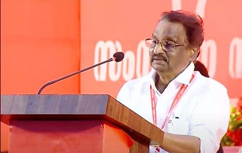 കെഎസ്എഫ്ഇ ഓഫീസേഴ്‌സ് യൂണിയന്‍ സംസ്ഥാന സമ്മേളനത്തില്‍ എകെ ബാലന്‍ സംസാരിക്കുന്നു