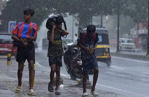 സംസ്ഥാനത്ത് ഇന്നും ഒറ്റപ്പെട്ട ശക്തമായ മഴയ്ക്ക് സാധ്യത;  എട്ടു ജില്ലകളില്‍ യെല്ലോ അലര്‍ട്ട്; ഇടിമിന്നല്‍ മുന്നറിയിപ്പ്