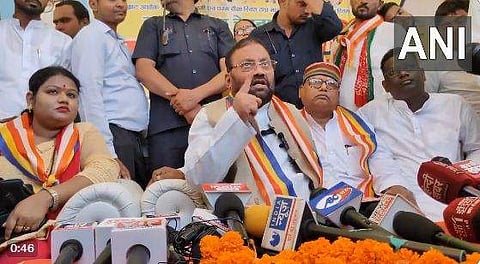 സ്വാമിപ്രസാദ് മൗര്യ മാധ്യമങ്ങളോടു സംസാരിക്കുന്നു/വിഡിയോ ദൃശ്യം