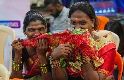 സ്വവര്‍ഗ ദമ്പതിമാര്‍ക്ക് ദത്തെടുക്കാന്‍ അവകാശമില്ലെന്ന് സുപ്രീം കോടതി/പിടിഐ