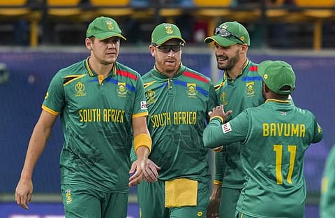 വിക്കറ്റ് നേട്ടമാഘോഷിക്കുന്ന ദക്ഷിണാഫ്രിക്കൻ ടീം/ പിടിഐ