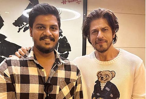 ഷാരൂഖ് ഖാനൊപ്പം ആകാശ്പിള്ള