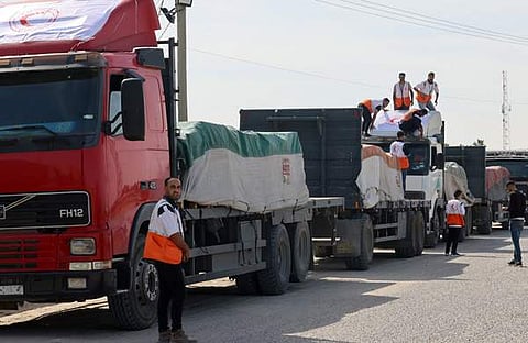 റാഫ അതിര്‍ത്തിയില്‍ നിന്ന് ഗാസയിലേക്ക് പോകുന്ന ട്രക്കുകള്‍/എഎഫ്പി