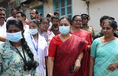 ആശുപത്രി സന്ദർശനങ്ങൾക്കിടെ മന്ത്രി/ ഫെയ്സ്ബുക്ക്