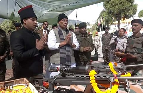 വിജയ ദശമി ദിനത്തിൽ രാജ്നാഥ് സിങ് ആയുധ പൂജ നടത്തുന്നു, എഎൻഐ