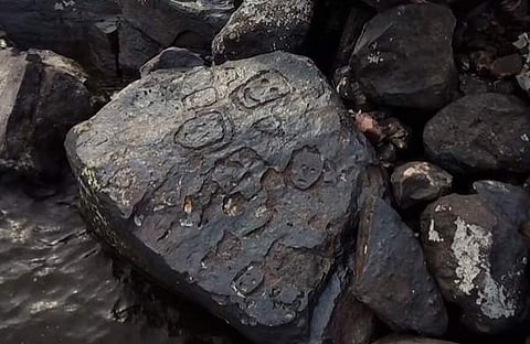 ആമസോണില്‍ ജലനിരപ്പ് താഴ്ന്നപ്പോള്‍ പ്രത്യക്ഷപ്പെട്ട കല്ലിലെ കൊത്തുപണികള്‍, സ്‌ക്രീന്‍ഷോട്ട്‌