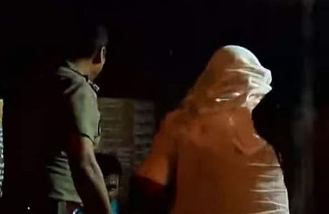 ട്രിവാന്‍ഡ്രം ക്ലബ്ബില്‍ പണം വെച്ച് ചീട്ടു കളി/ ടെലിവിഷൻ ദൃശ്യം