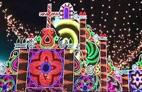 പരുമല പള്ളിയിലെ അലങ്കാരം/ ടിവി ദൃശ്യം